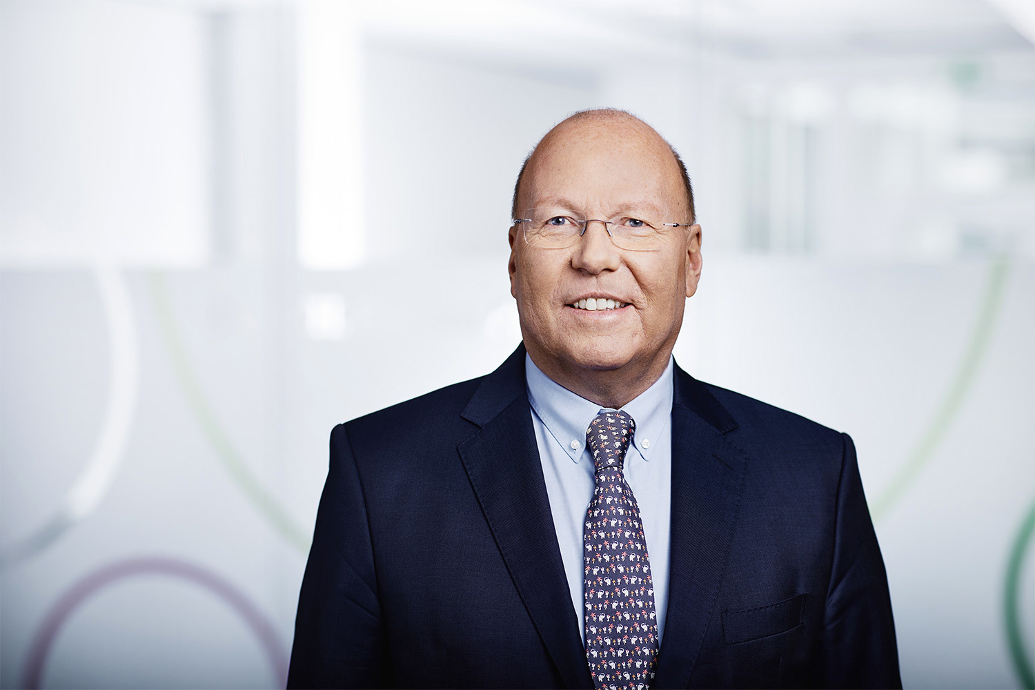 KfH-Vorstandsvorsitzender Prof. Dr. Dieter Bach: „Wer sich für eine Nierentransplantation anstelle lebenslanger Dialyse entscheidet, sollte diese auch erhalten. Die Einführung der Widerspruchslösung könnte dabei helfen.“