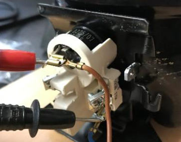 Testez l'alimentation du compresseur