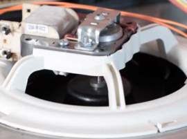 Contrôlez le ventilateur de refroidissement