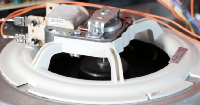 Contrôlez le ventilateur de refroidissement