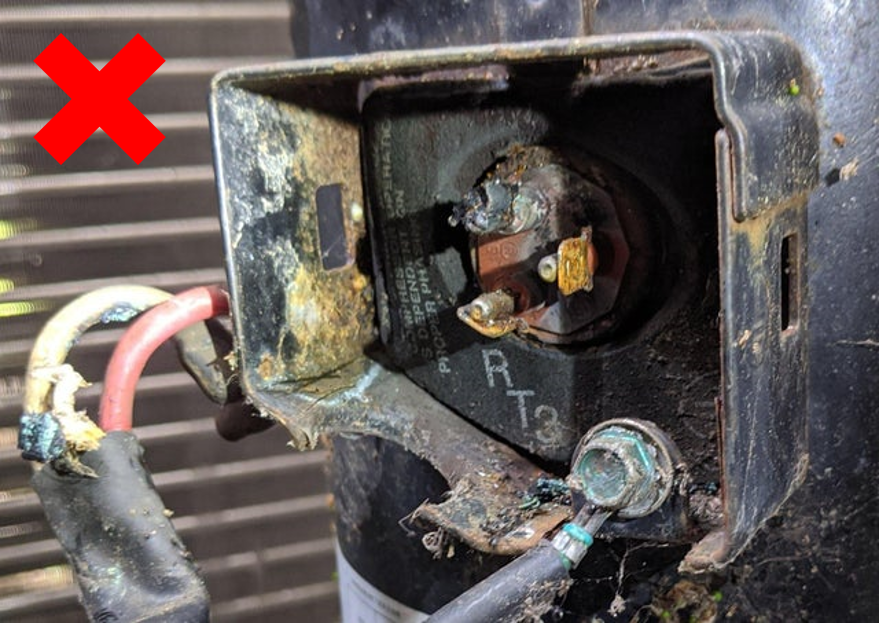 Examinez les bornes du compresseur