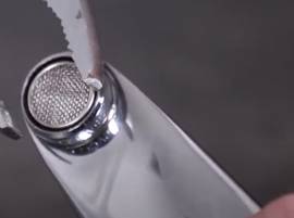Comment remplacer le mousseur d'un mitigeur de lavabo ? - TUTO