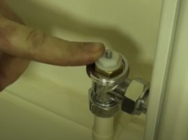 Ouvrez complètement le robinet thermostatique