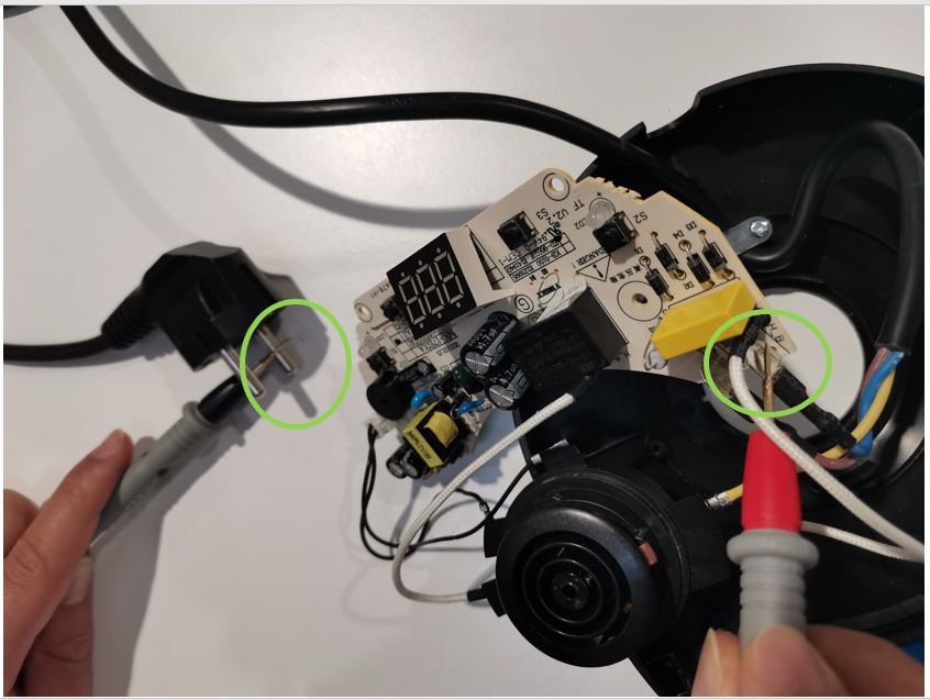 Vérifiez le cordon d'alimentation