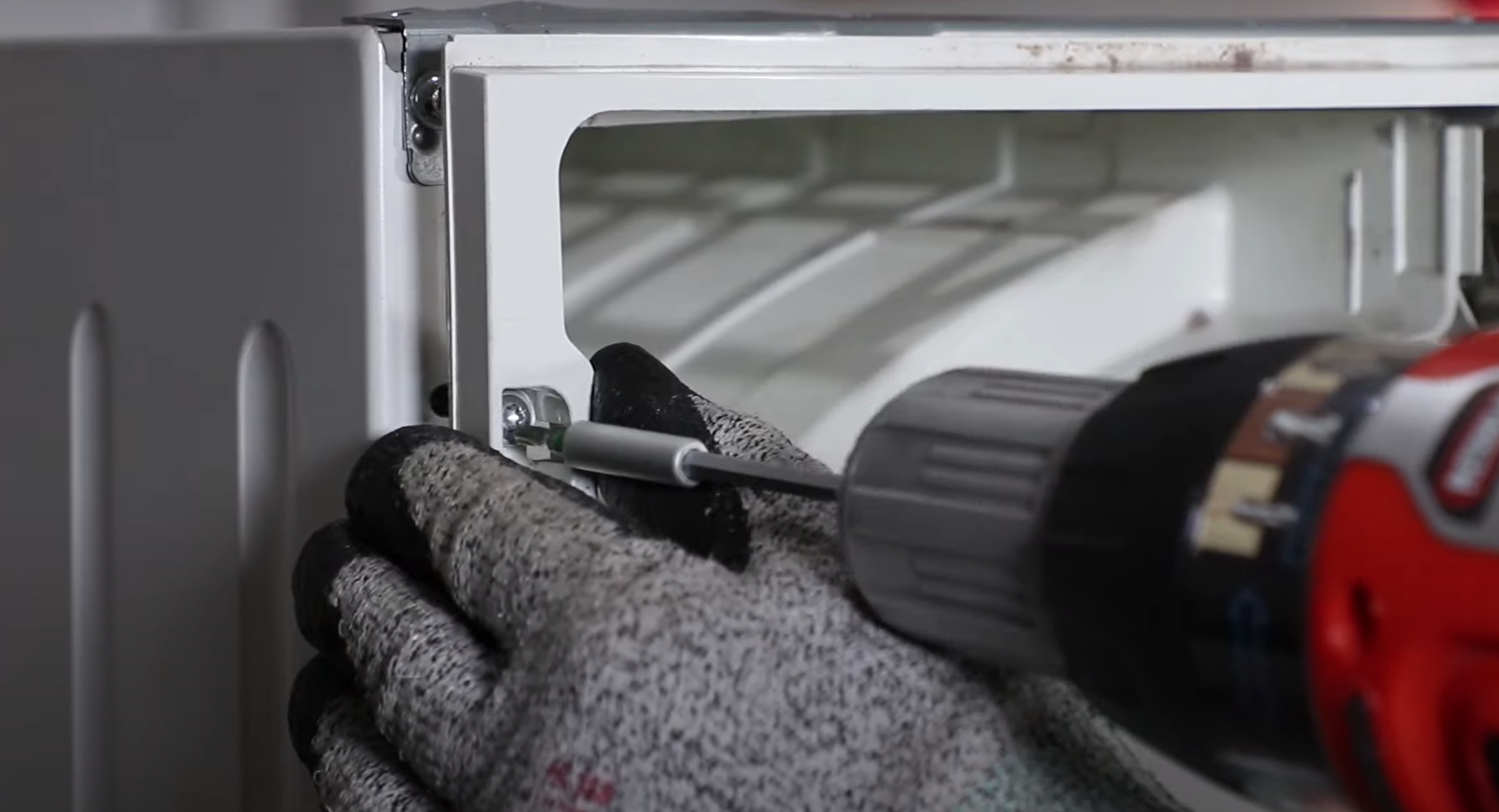 Testez la continuité entre le moteur et la carte électronique