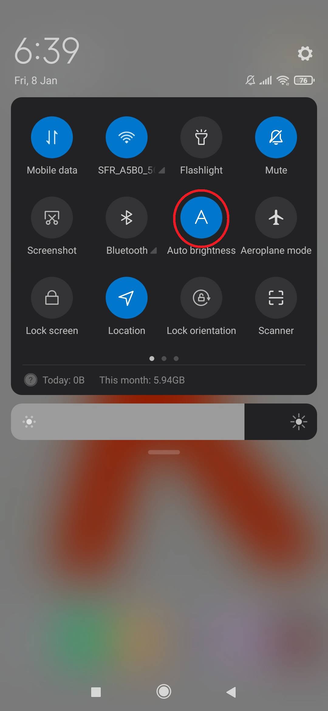 Vérifiez la luminosité