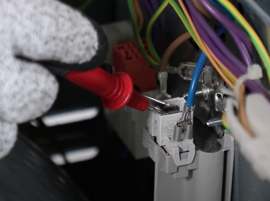 Vérifiez le filtre anti-parasite du sèche-linge