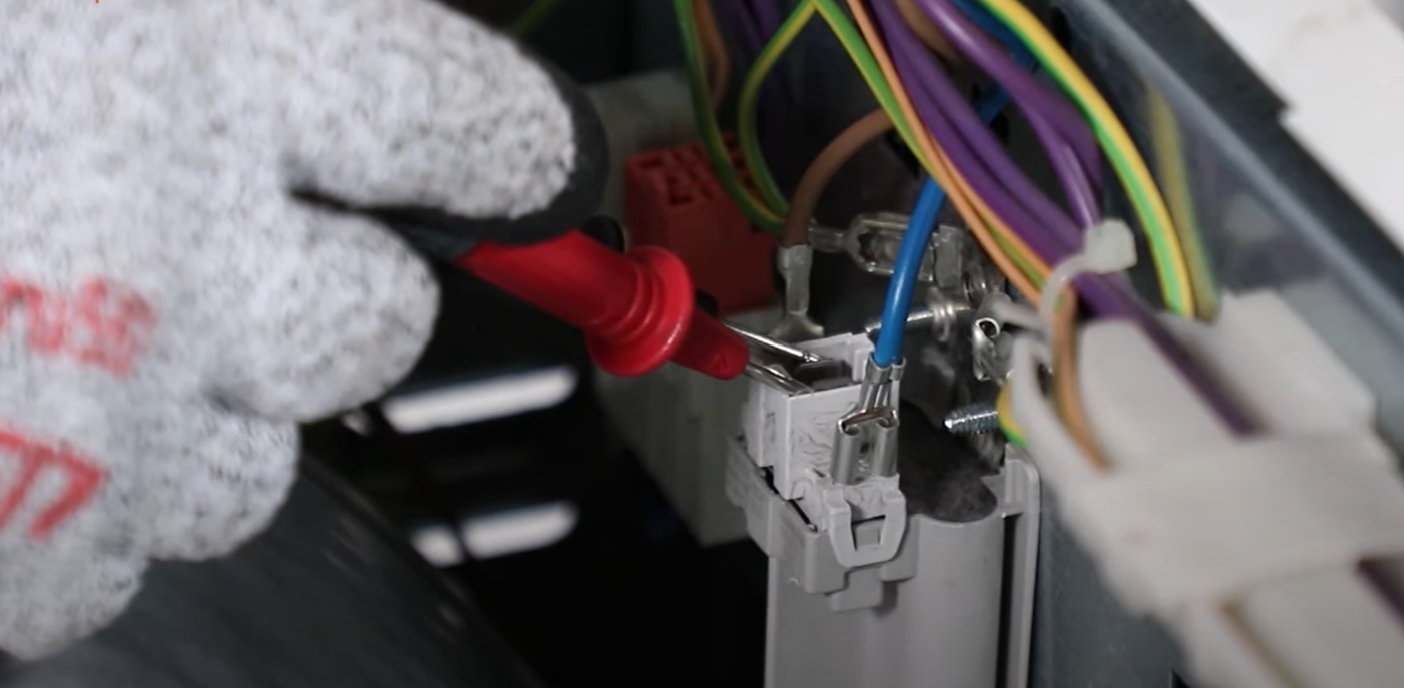 Vérifiez le filtre anti-parasite du sèche-linge