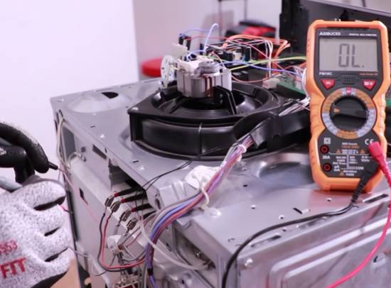 Testez les résistances du four