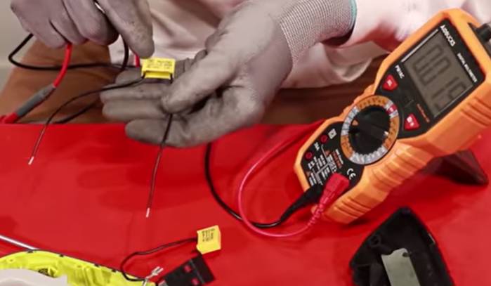 Testez le condensateur