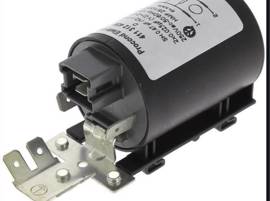 Contrôlez le filtre antiparasite du four