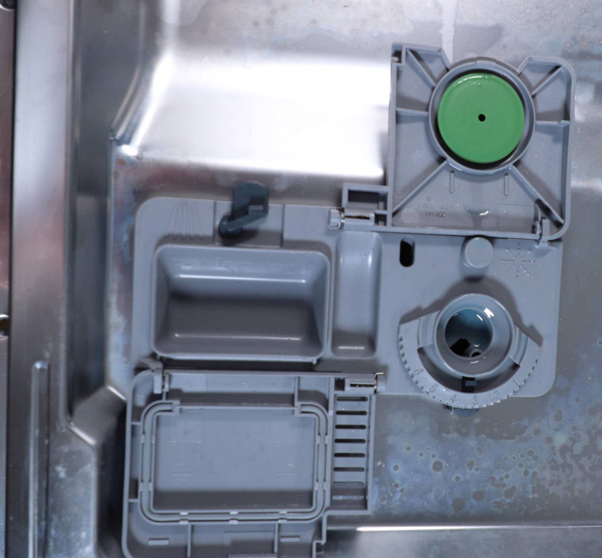 Vérifiez le doseur de rinçage