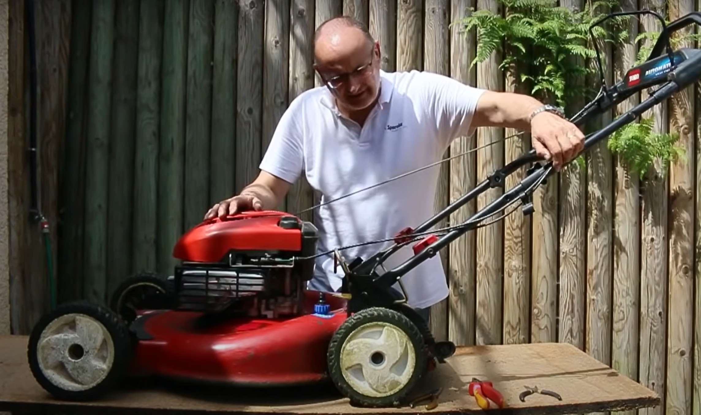 Vérifiez le câble d'embrayage