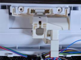 Examinez la serrure de la porte