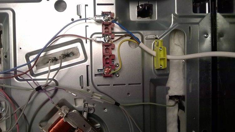 Vérifiez les raccordement des câbles