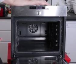 Vérifiez l'intérieur du four