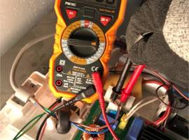 Vérifiez la tension de la carte électronique