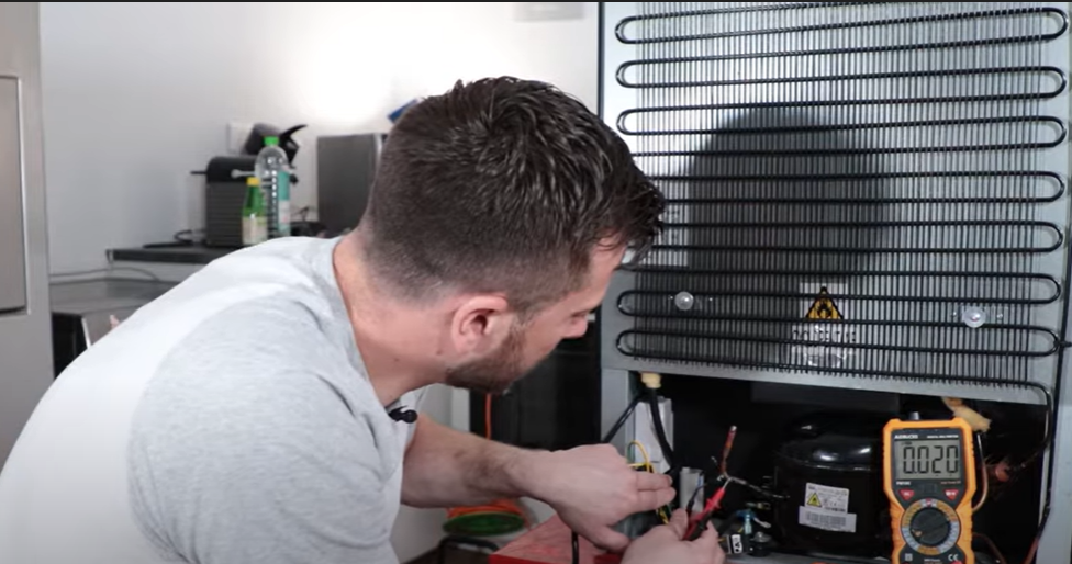 Vérifiez le condensateur de démarrage