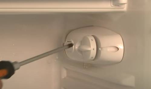 Pourquoi la lampe de mon frigo ne s'allume plus ? - TUTO