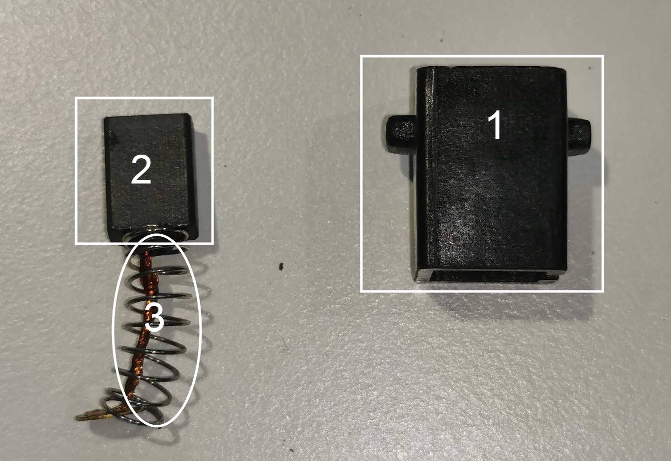Examinez le moteur à charbons