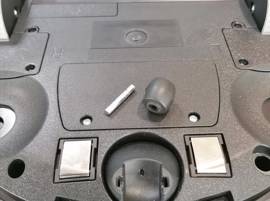 Nettoyez les roues de l'aspirateur robot