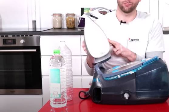 Détartrez la centrale vapeur avec du vinaigre blanc