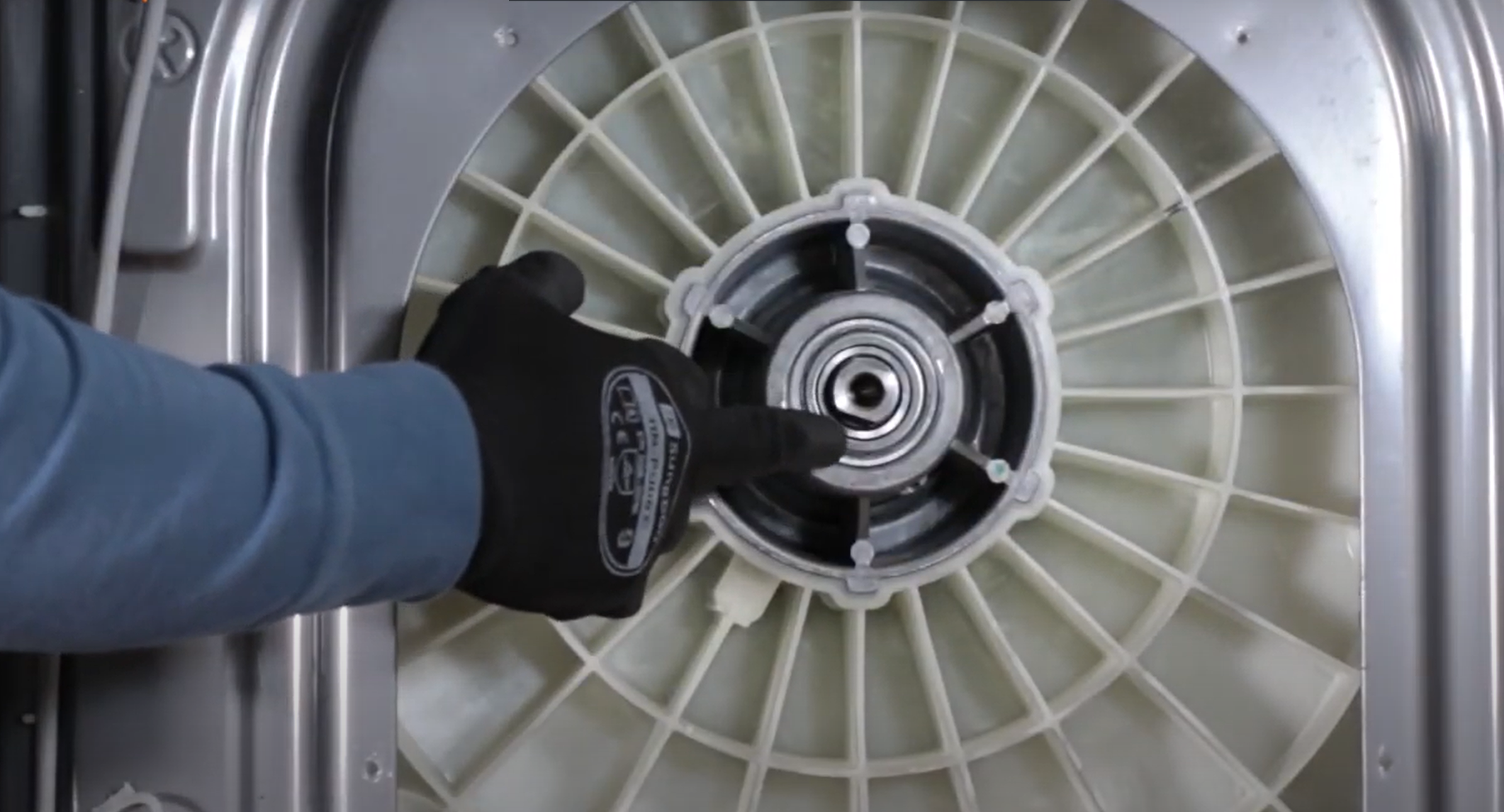 Contrôlez les roulements de tambour (taches noires ou de rouille)