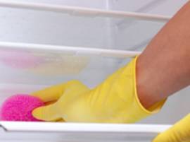 Nettoyez l'intérieur du réfrigérateur