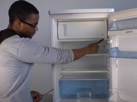 Retirez le portillon de freezer de votre réfrigérateur