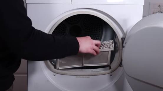 Sèche-linge : comment nettoyer le condenseur de votre sèche-linge ?
