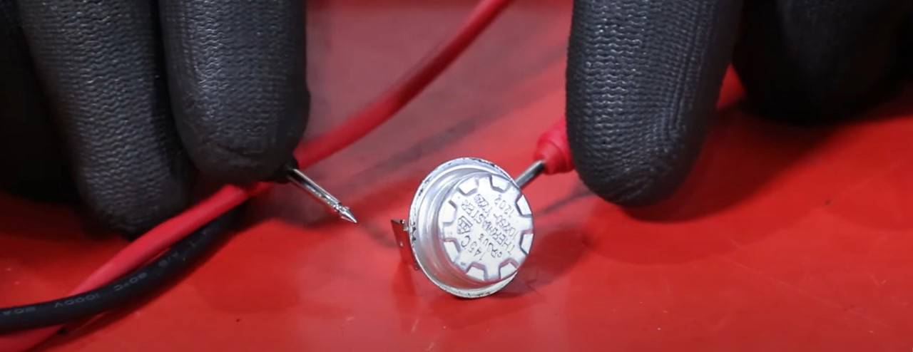 Testez les sécurités thermiques de la friteuse