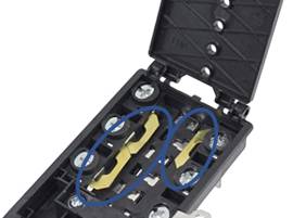 Vérifiez le bornier d'alimentation du four