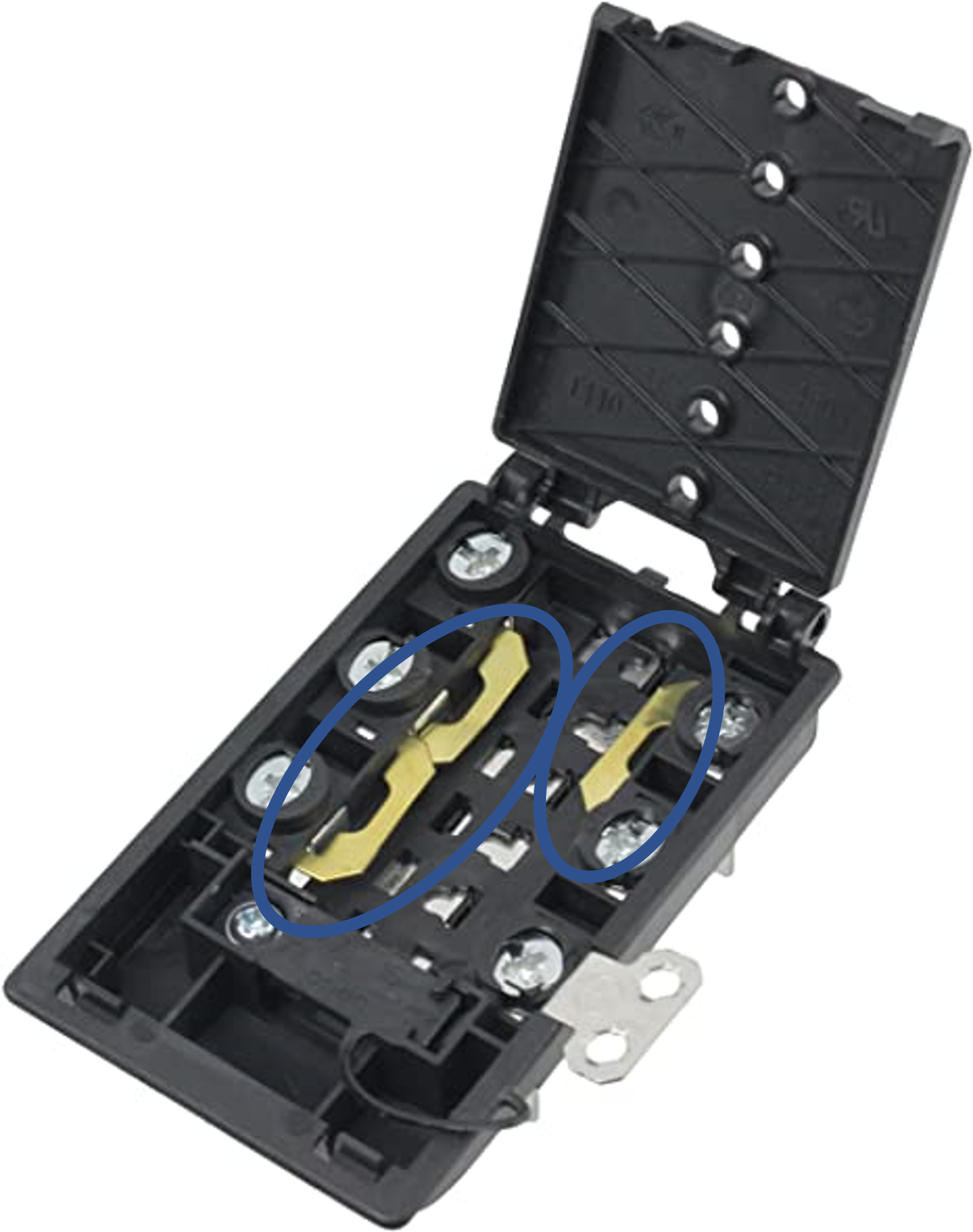 Vérifiez le bornier d'alimentation du four