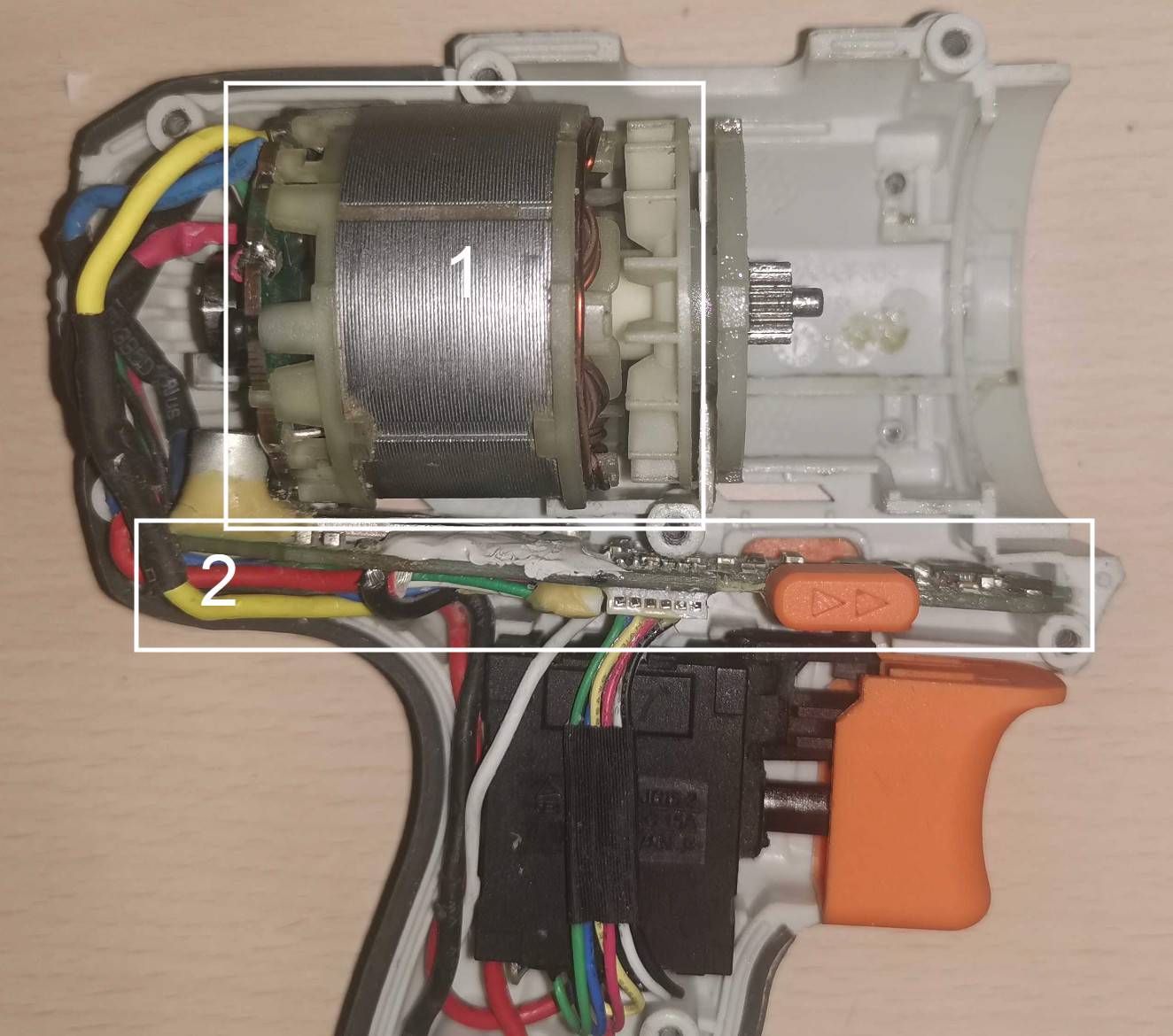 Contrôlez l'état de la carte électronique