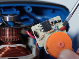 Vérifiez la filerie et les organes de la ponceuse