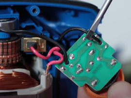 Vérifiez la filerie et les organes de la ponceuse