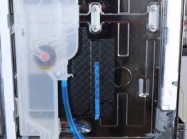 Contrôlez les côtés du lave-vaisselle