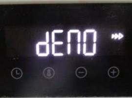 Vérifiez l'alimentation et l'horloge du four