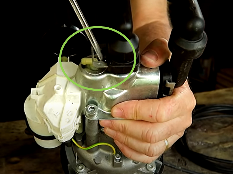 Vérifiez les pistons du Karcher