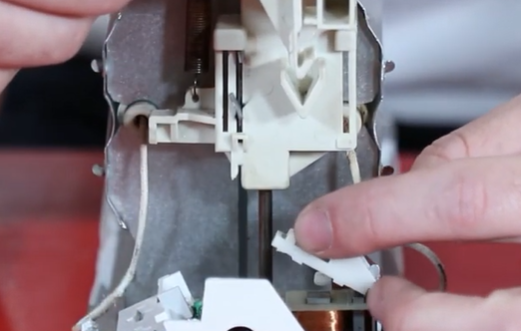 Vérifiez les crochets du chariot