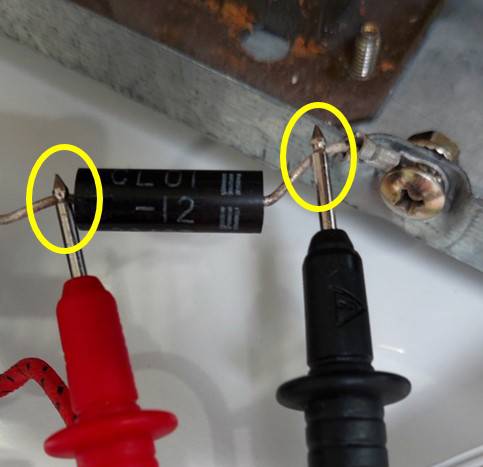 Vérifiez la diode haute tension