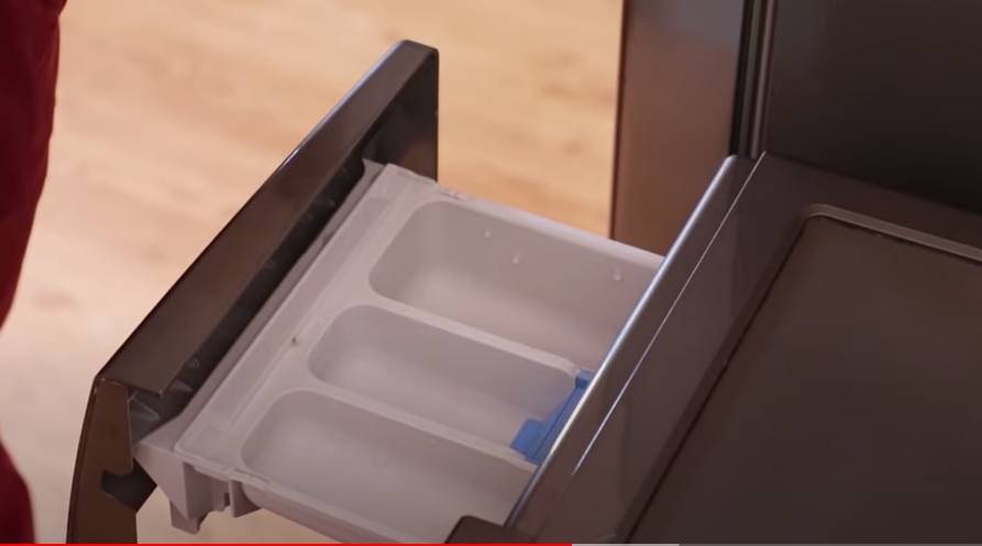 Nettoyez le bac à produits 