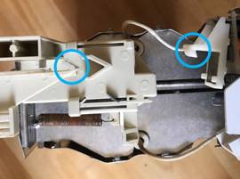 Vérifiez les crochets du chariot