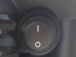 Chargez la batterie du robot tondeuse