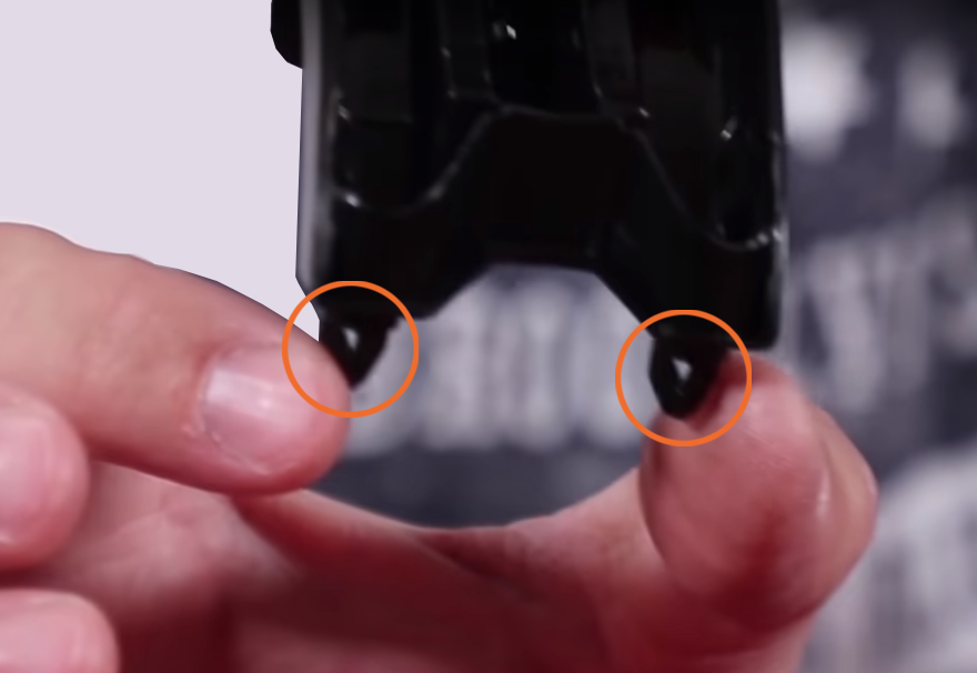 Nettoyez le bec verseur et le diffuseur