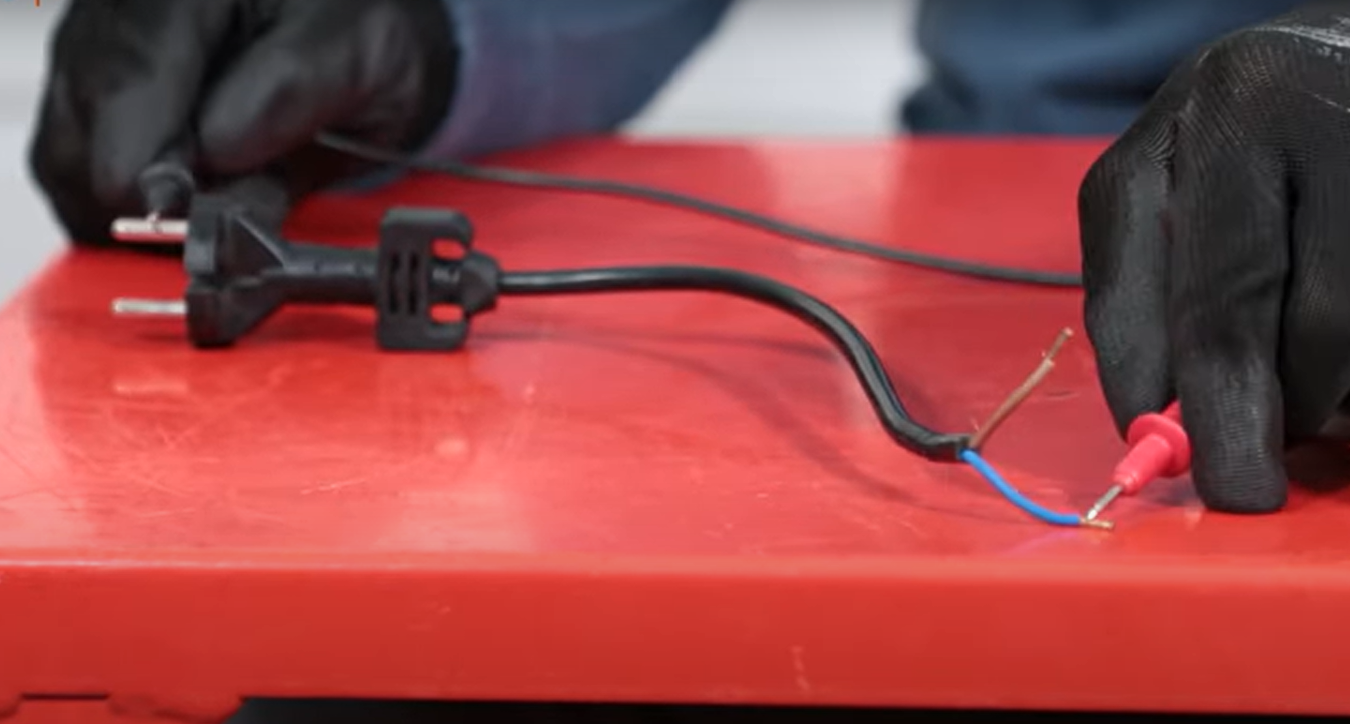 Testez le câble d'alimentation de la perceuse