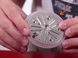 Nettoyez le bec verseur et le diffuseur