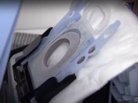 Vérifiez le sac ou le réservoir de l'aspirateur