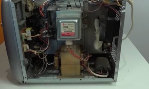 Examinez le magnétron