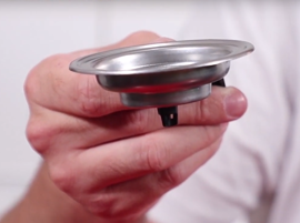 Inspectez le porte-dosette